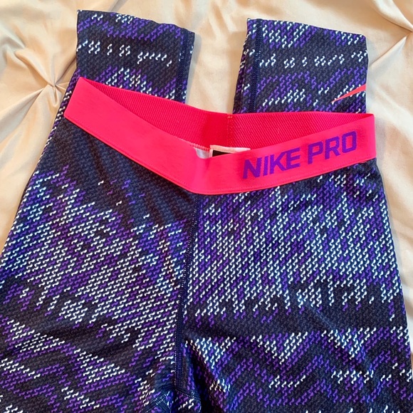 nike pro patterned leggings